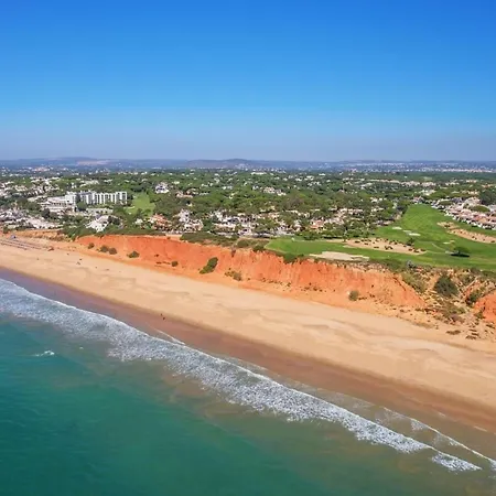 Sleeps 6 * Corotelo