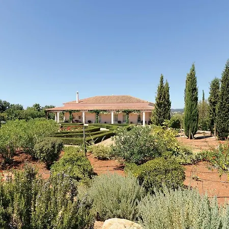 Sleeps 6 Villa *